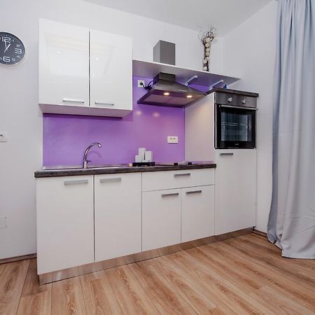 Apartment Api 罗维尼 外观 照片